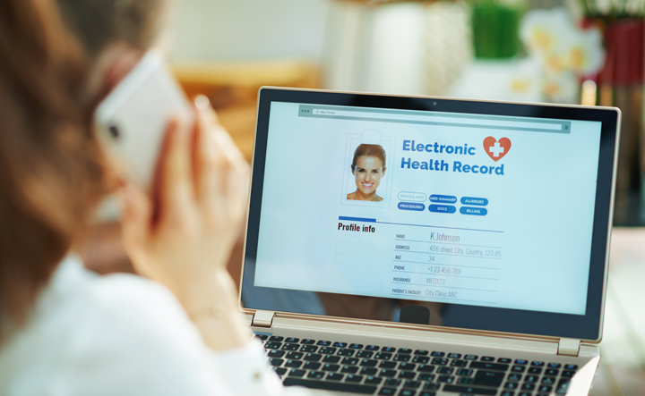 Transparency in medical notes graphic focusing on clear documentation